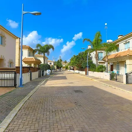Artemis Paralimni