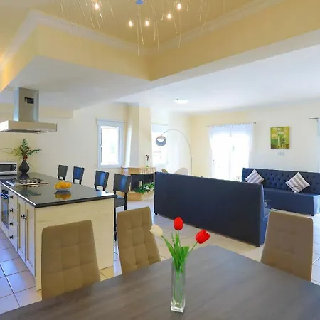 Villa Artemis *